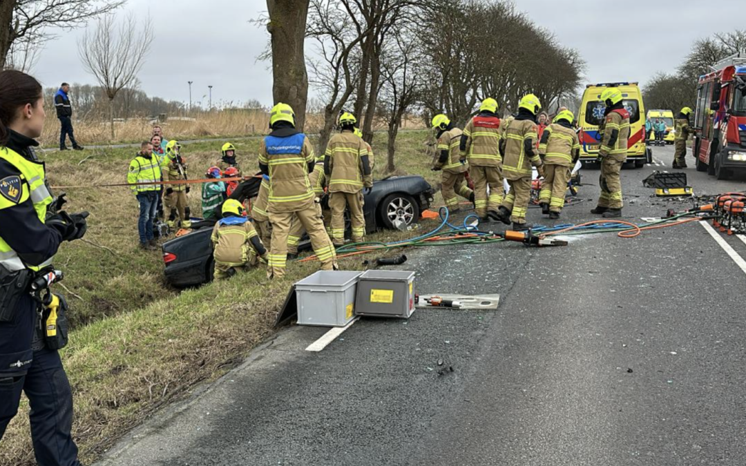Ernstig ongeval N242 terhoogte van Zuid-Scharwoude