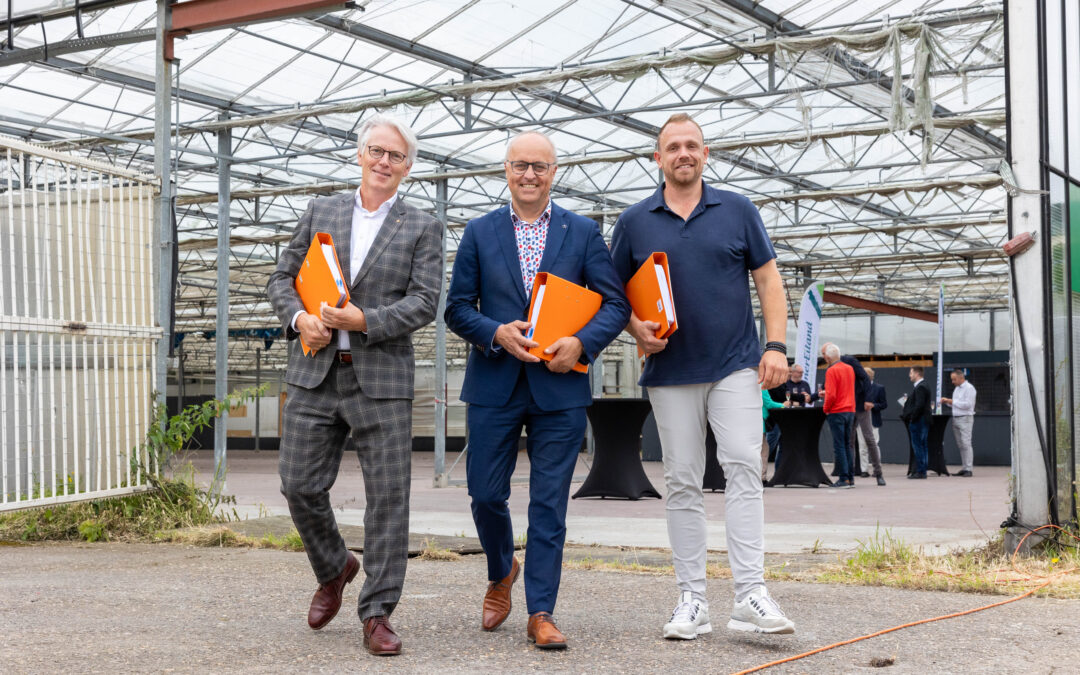 Gemeente Dijk en Waard en Vronermeerweg Ontwikkeling BV ondertekenen overeenkomst ontwikkeling voormalig tuincentrum Sint Pancras ‘VronerEiland’.