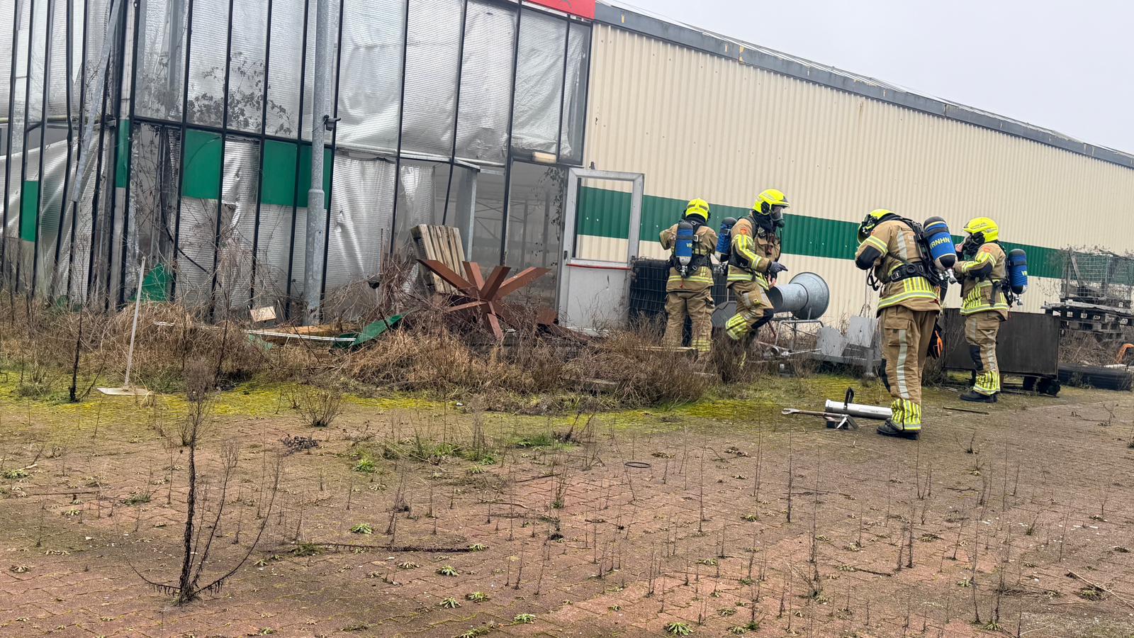 Brandmelding bij oud pand tuincentrum Overvecht: veel rook, geen grote brand
