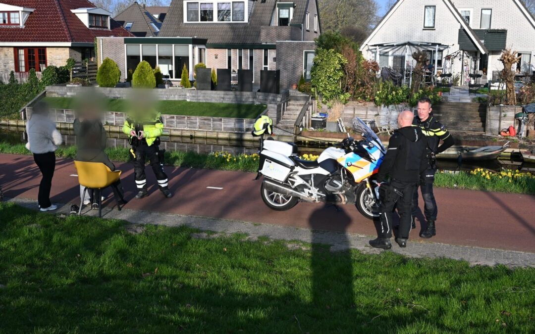 Fietser gewond na aanrijding met motoragent in Broek op Langedijk