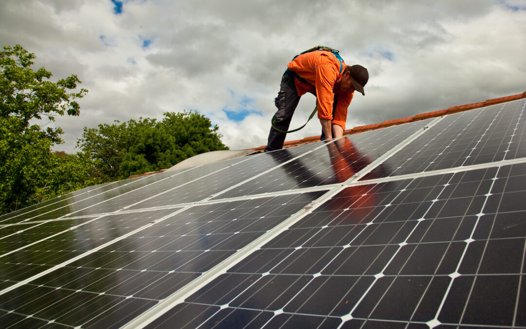 Energiezuinig wonen? Het energieloket helpt Namens de gemeente helpt Regionaal Energieloket u energie én geld besparen