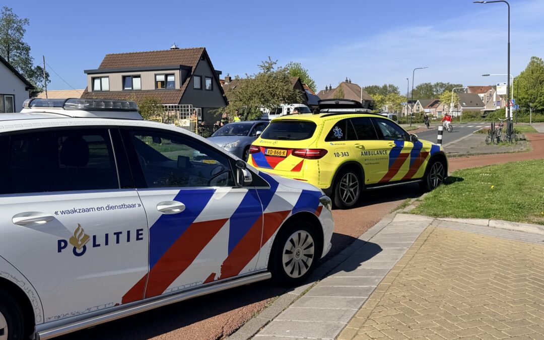 Scooterrijder botst op auto in Heerhugowaard
