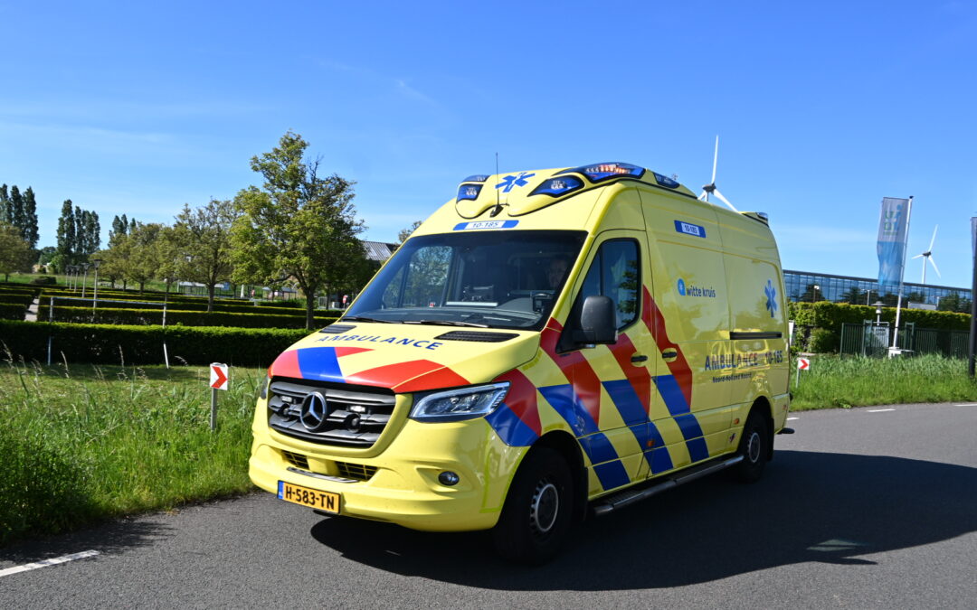 Scooter ongeval in Heerhugowaard twee gewonden naar het ziekenhuis- vrouw 26 weken zwanger