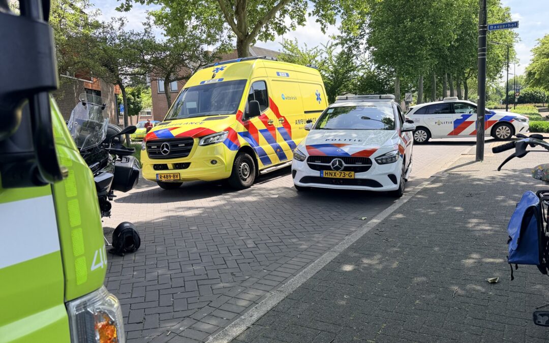 Oudere vrouw met hoofdwond naar ziekenhuis na ongeval bij Middenwaard