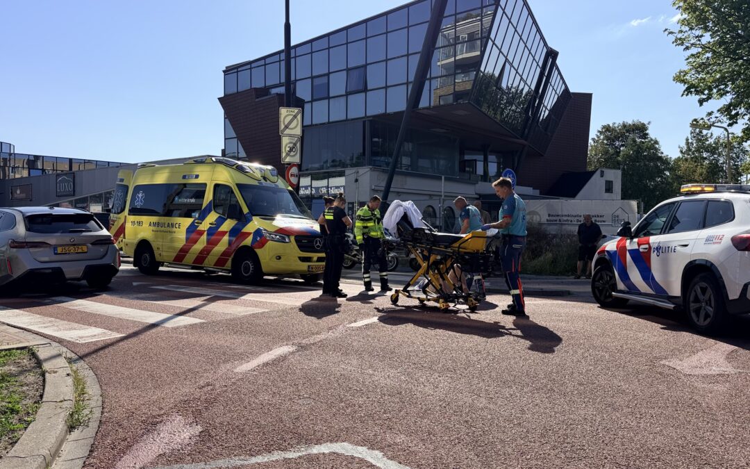 Oudere man gewond na harde val met scooter in Heerhugowaard