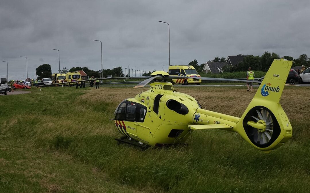 8 gewonden bij ernstig ongeval op N9 bij Schoorl, weg volledig afgesloten